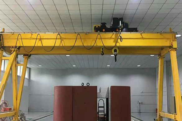  門式起重機 